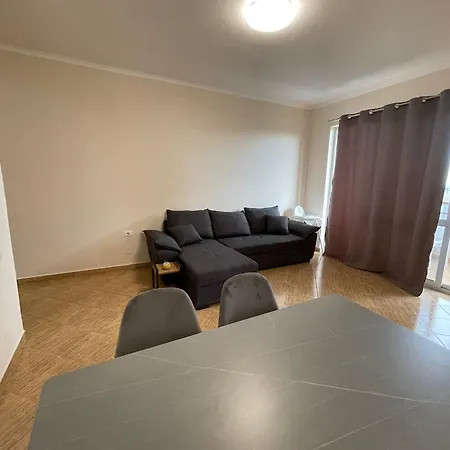 Ox Apartament Durres